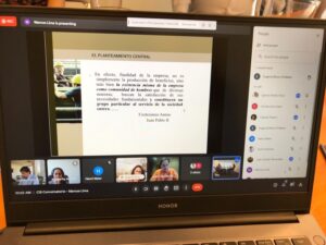 Imagen computador asistentes on line